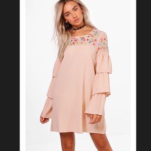 Frill sleeve shift dress